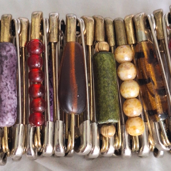 Safety Pin Multi Beaded Bracelet - Picture 8 of 10